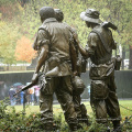 public décoration métal homme statue vie taille soldat bronze sculpture